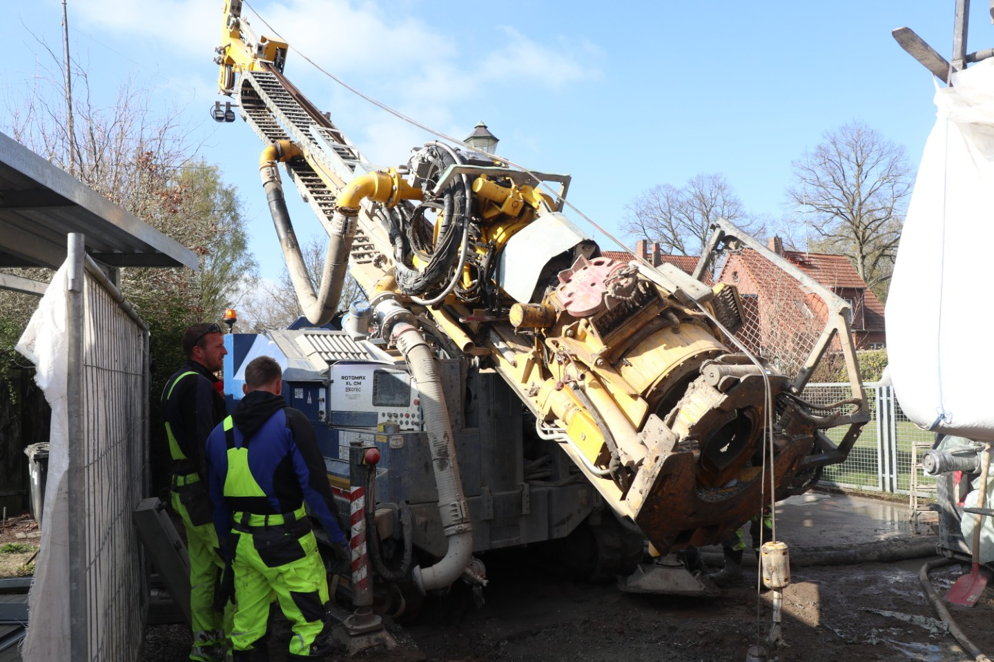 Bohrer für Tiefbohrung - 45° gekippt bereit zum Aufbau